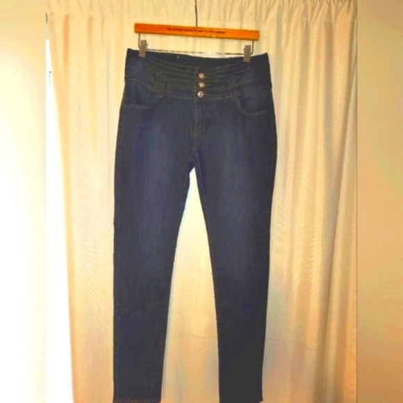 Jeans - Picture 1 of 7